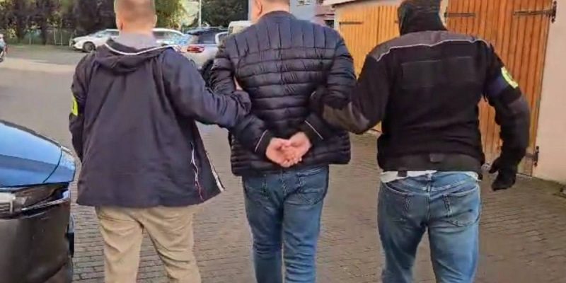 Злочинець змушував українських дітей створювати порно 