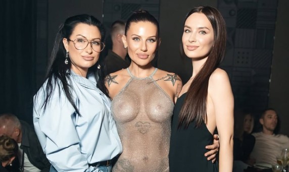Алхім у прозорій сукні шокувала соцсережі