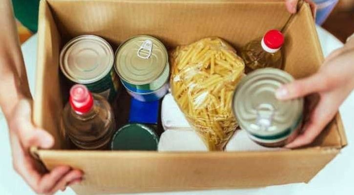 Українцям можуть безкоштовно роздавати продукти із супермаркетів: що передбачає ініціатива 