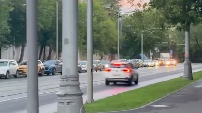 У Москві виникли довгі черги на АЗС через дефіцит бензину 