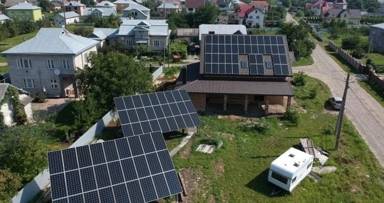 Власникам сонячних панелей в Україні готують нові правила 