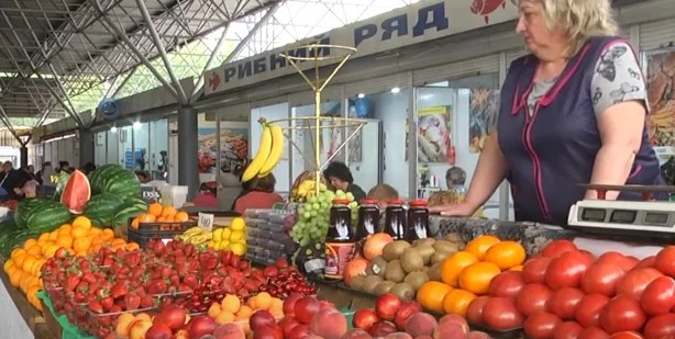 В Україні прогнозують дефіцит фруктів і ягід через заморозки 