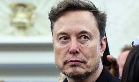 Ілон Маск став першим у світі доларовим трильйонером після IPO SpaceX 
