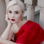 Міка Ньютон: біографія та цікаві факти про співачку