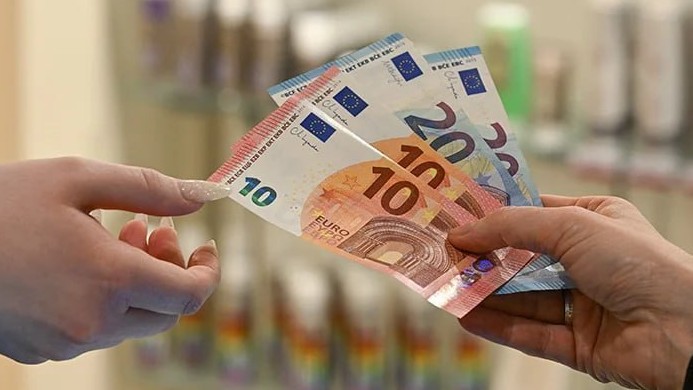 У ЄС обмежать готівкові платежі сумою до 10 тисяч євро 