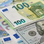 Валютний ринок відреагував на можливу зміну уряду: долар і євро зросли