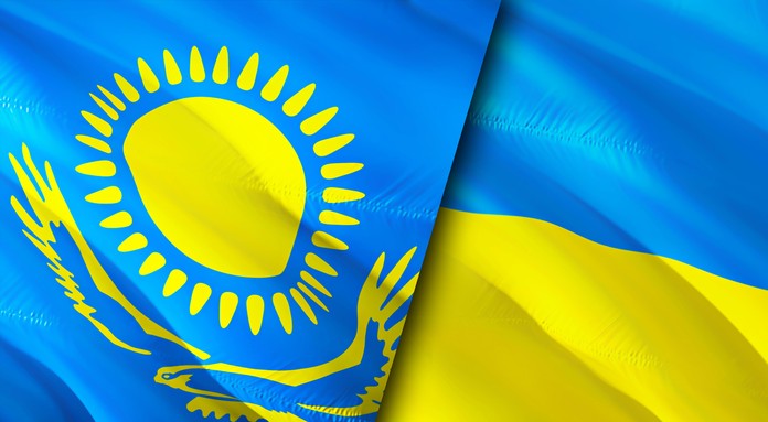 Казахстан засудив атаки на судна з нафтою в Чорному морі