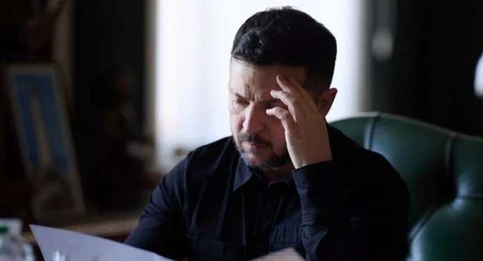 Зеленський продовжив воєнний стан і мобілізацію на 90 днів 