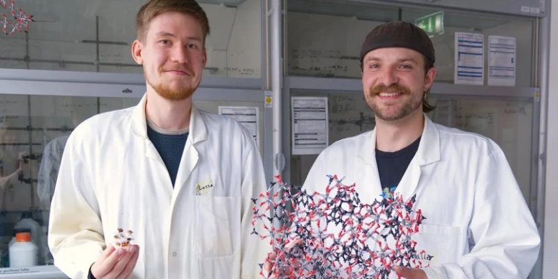 Німецькі вчені створили матеріал, що добуває до 2 літрів води з повітря 