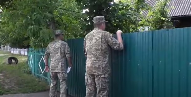 Чи може ТЦК зайти до квартири без дозволу: що каже закон