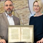 У Британії знайшли втрачені сторінки католицької книги XV століття