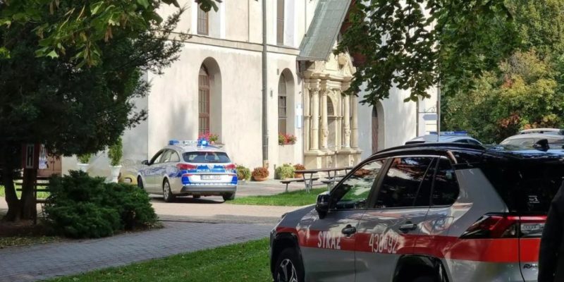 Українець атакував людей у польському монастирі: є загиблий 