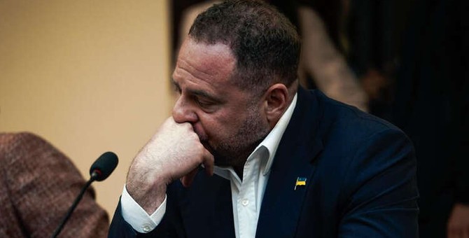 ВАКС зняв з Андрія Єрмака електронний браслет