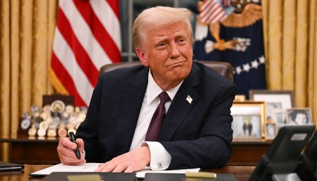 Трамп відмовився застосовувати санкції проти покупців нафти РФ 