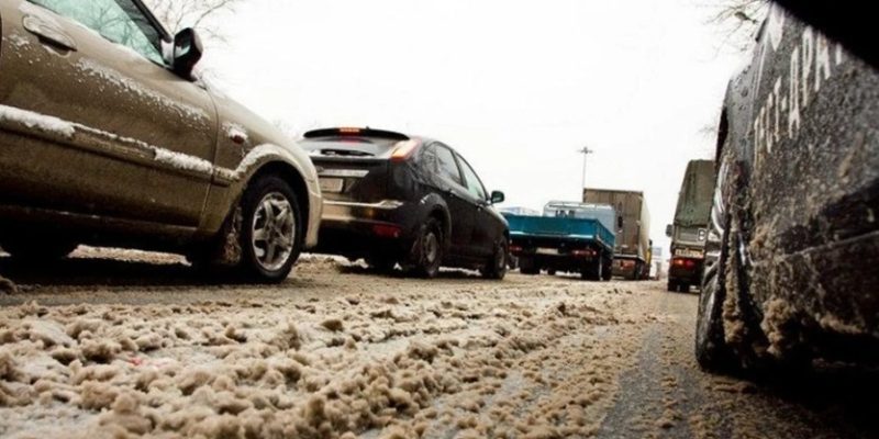 Перший сніг і черги на шиномонтаж: як не потрапити в колапс